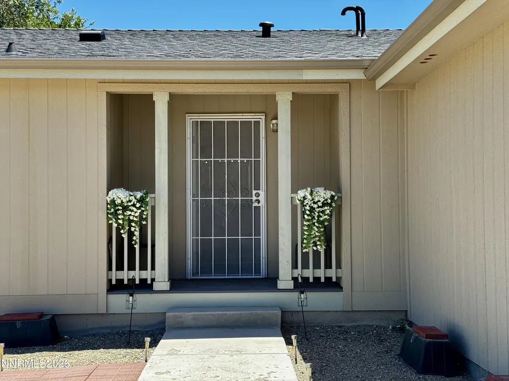 206 Sweetwater Yerington NV 89447