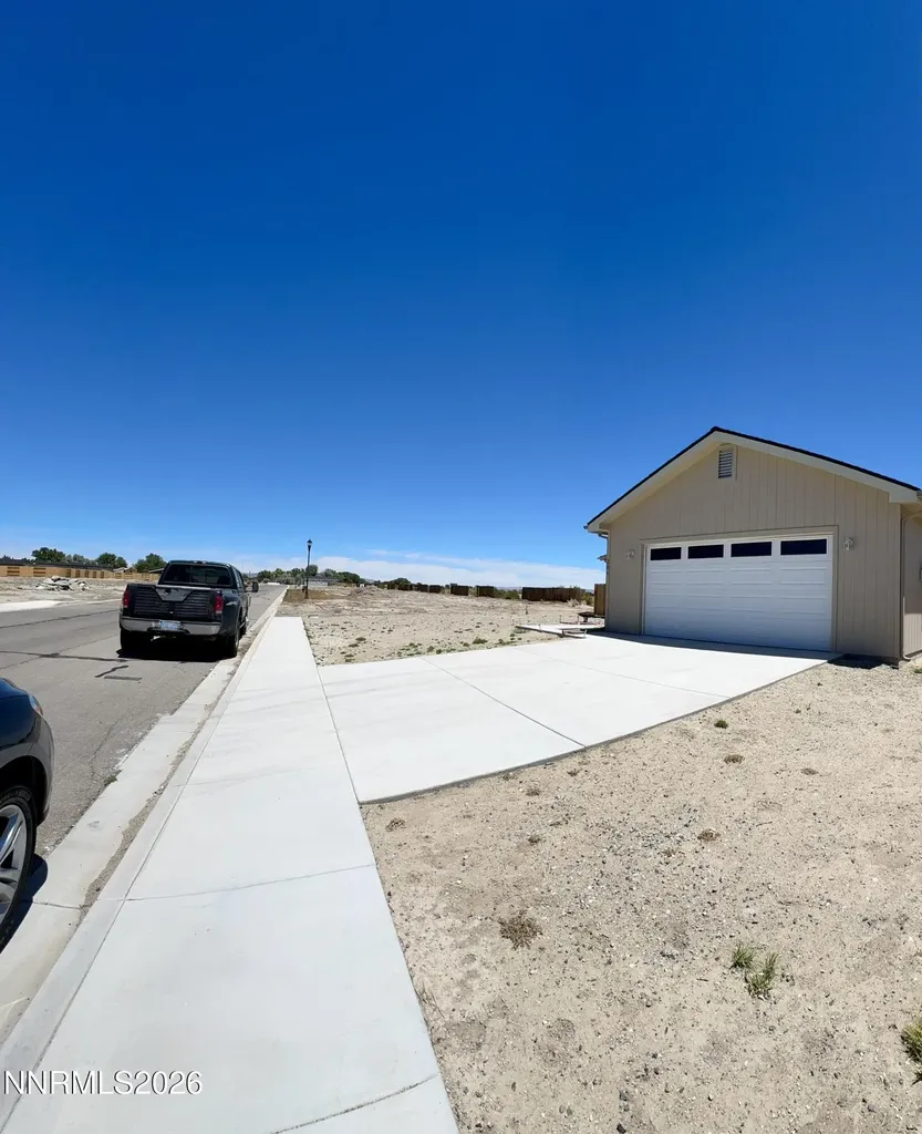206 Sweetwater Yerington NV 89447