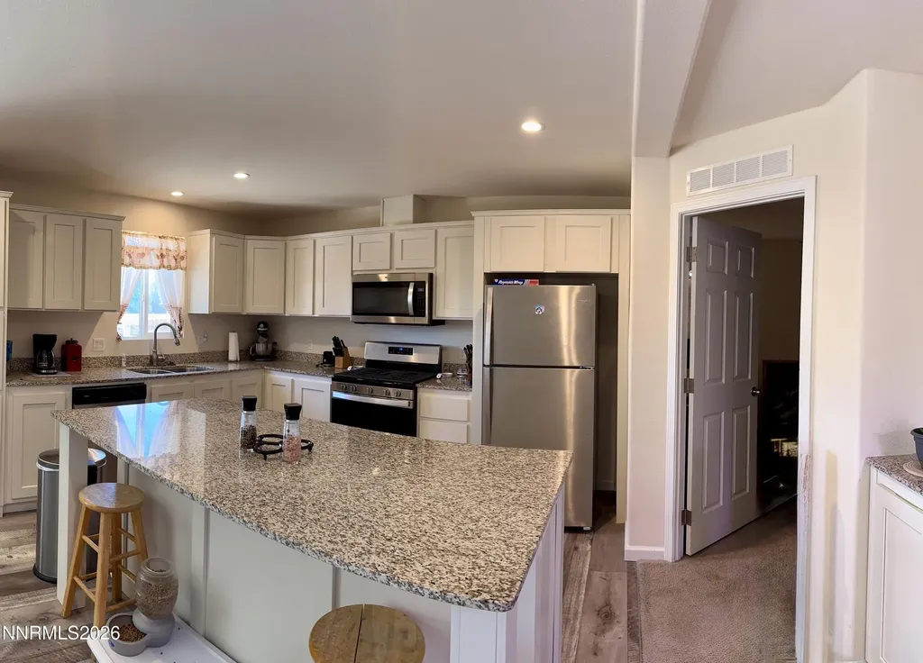 206 Sweetwater Yerington NV 89447
