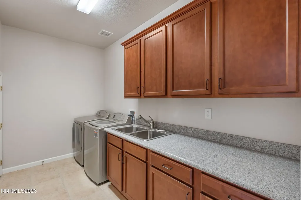 955 Demos Reno NV 89512