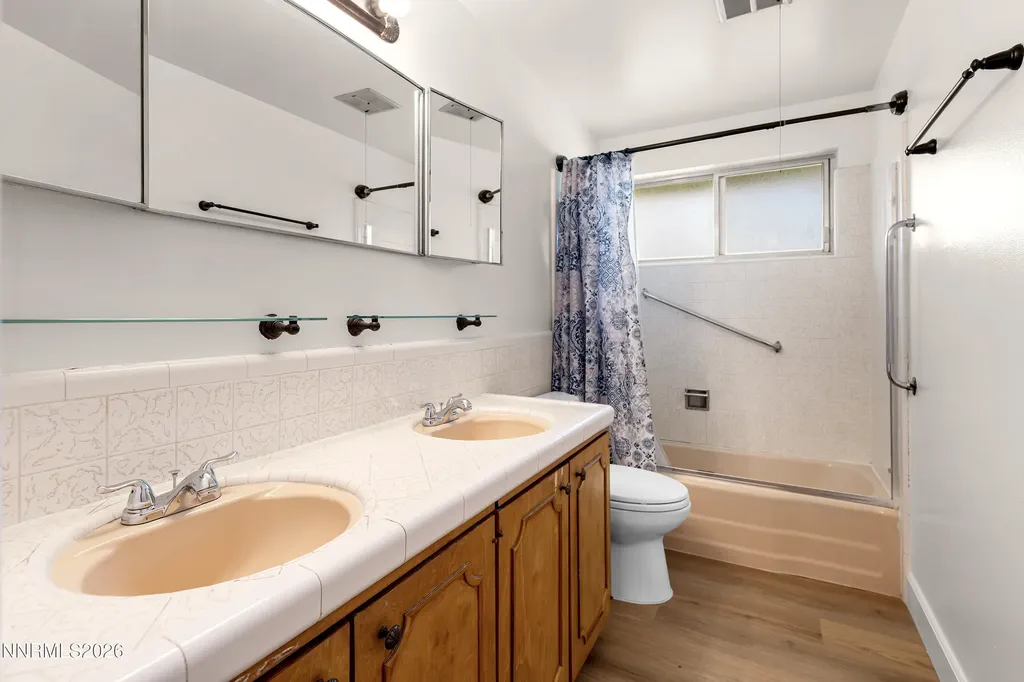 2501 Trentham Reno NV 89509