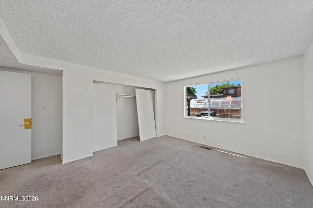 852 York Sparks NV 89434
