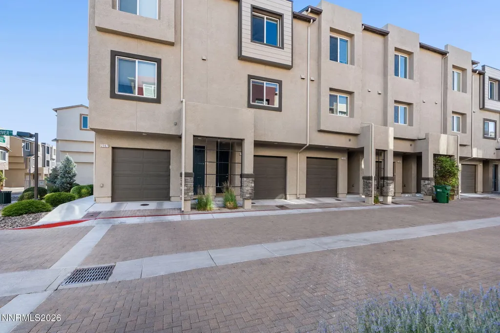 2989 Silver River Sparks NV 89431