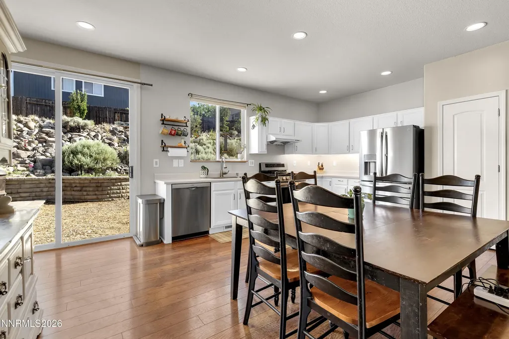 3382 Snake River Reno NV 89503