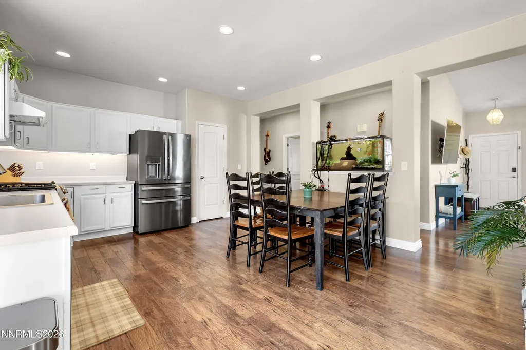 3382 Snake River Reno NV 89503
