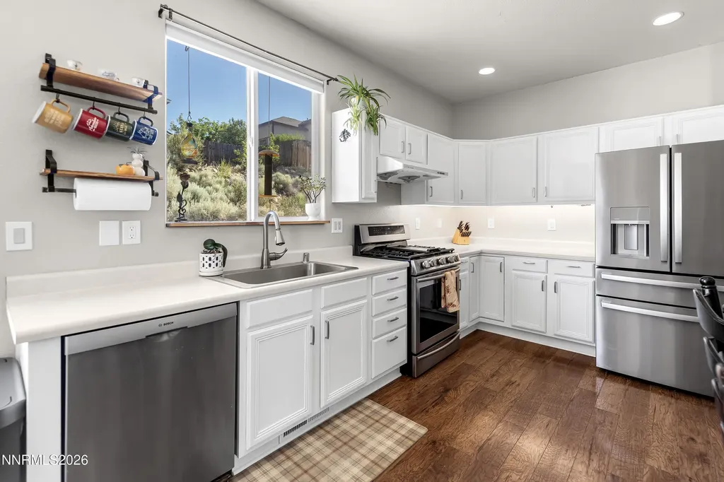 3382 Snake River Reno NV 89503