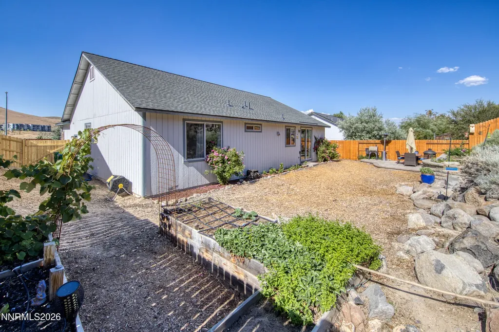3382 Snake River Reno NV 89503