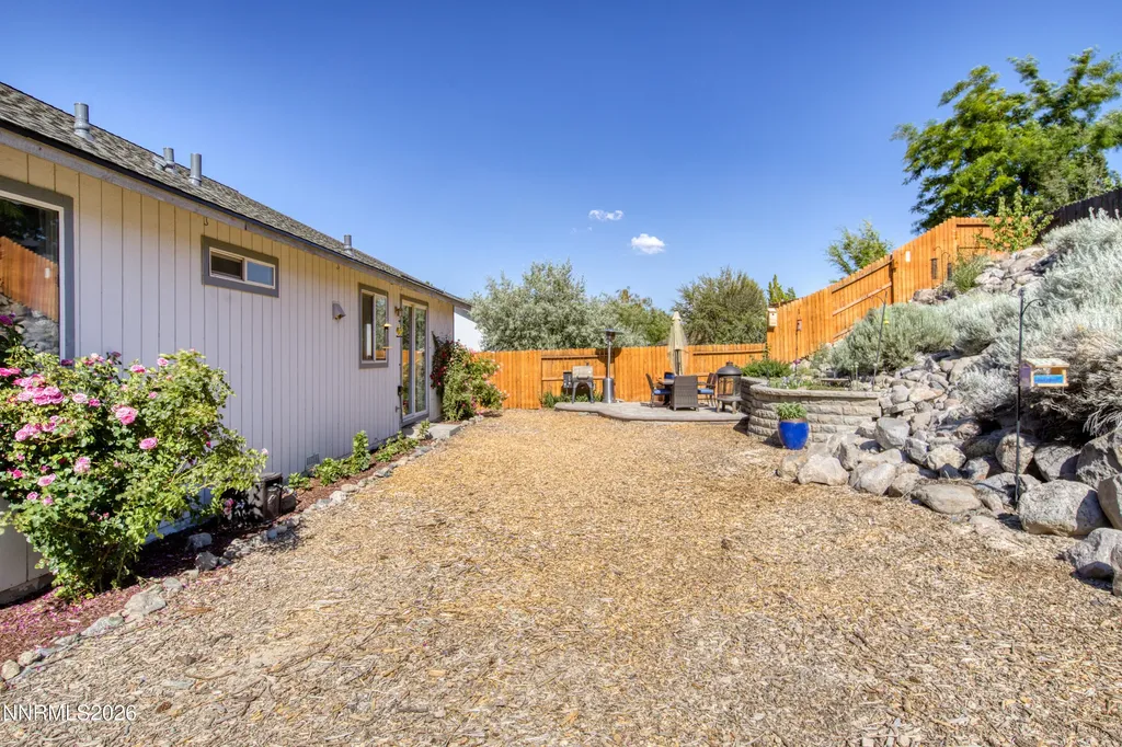 3382 Snake River Reno NV 89503
