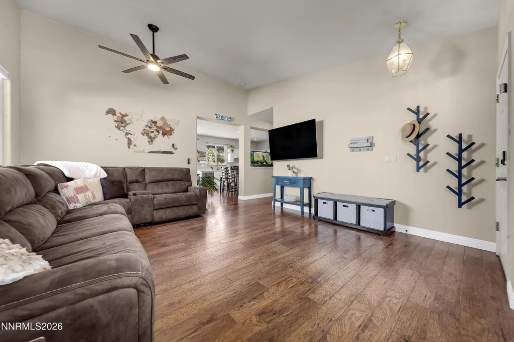 3382 Snake River Reno NV 89503