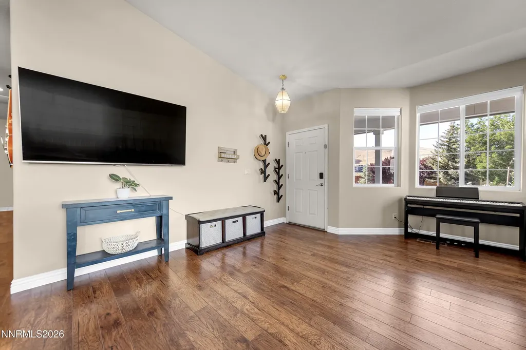 3382 Snake River Reno NV 89503