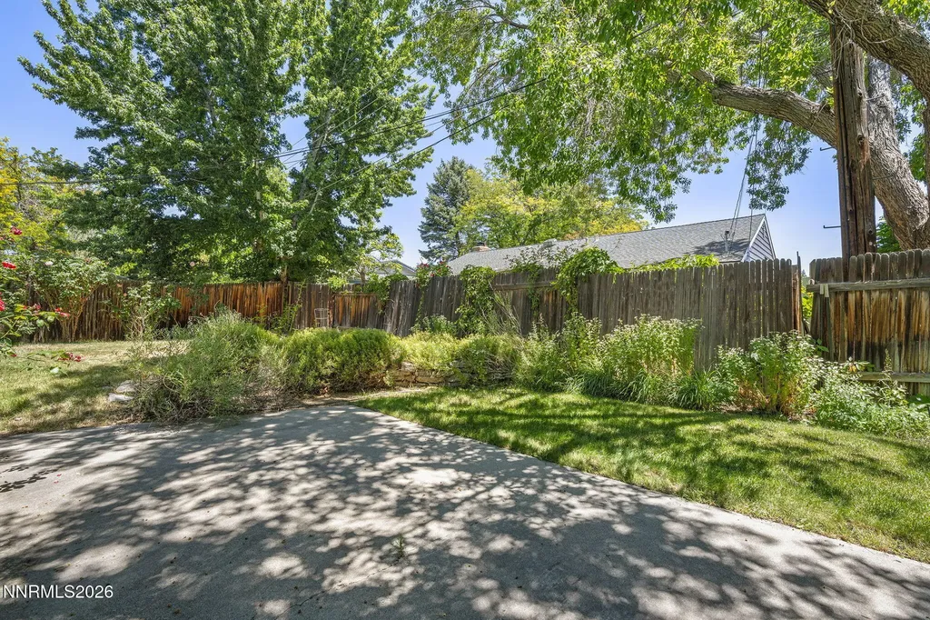 1310 Earl Reno NV 89503
