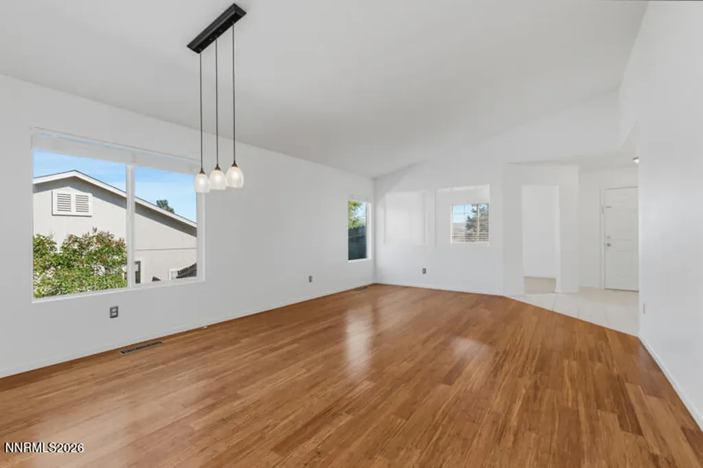 4043 Kings Row Reno NV 89503