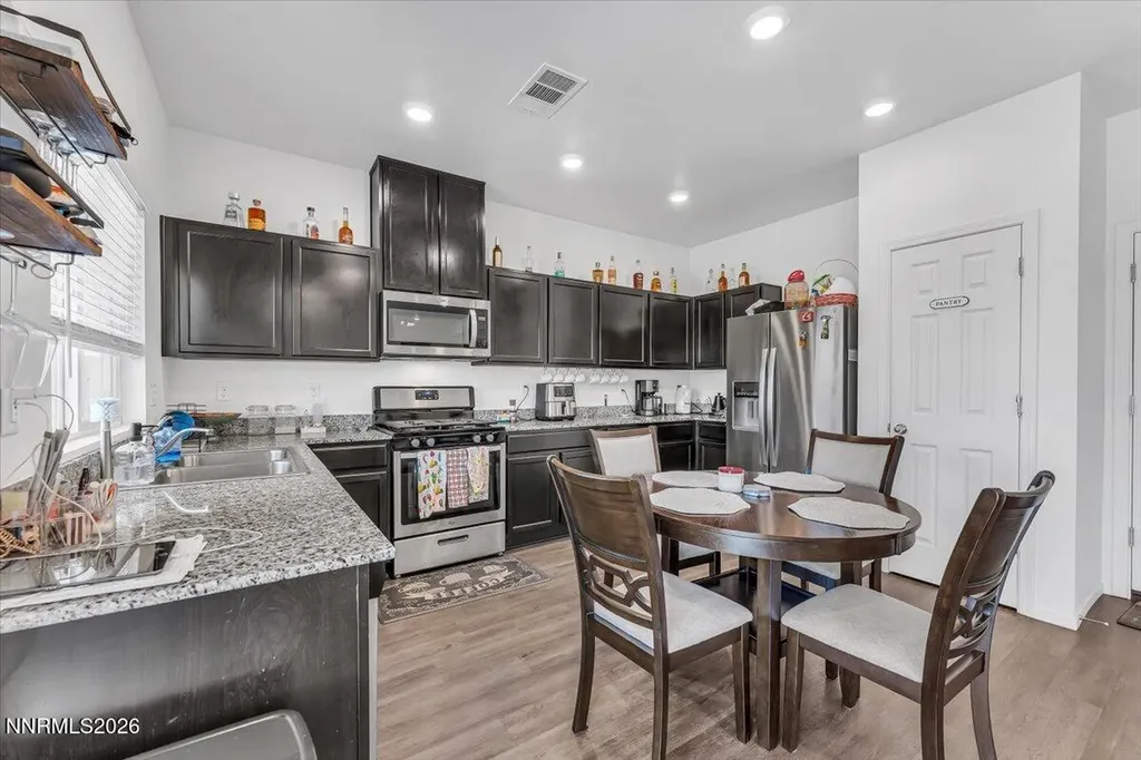 9809 Fishermans Reef Reno NV 89506