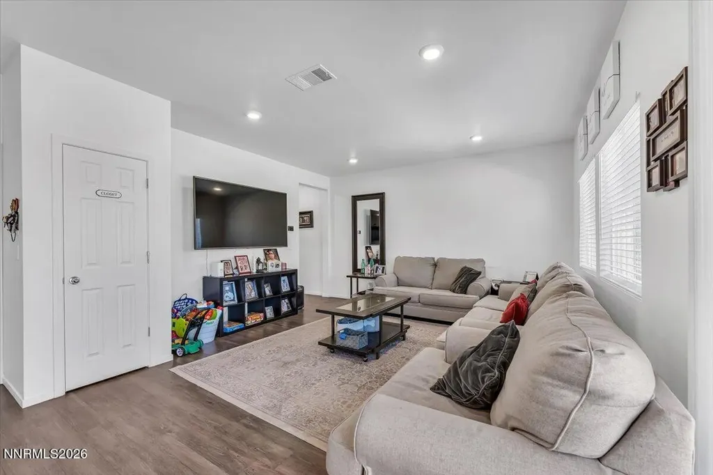 9809 Fishermans Reef Reno NV 89506