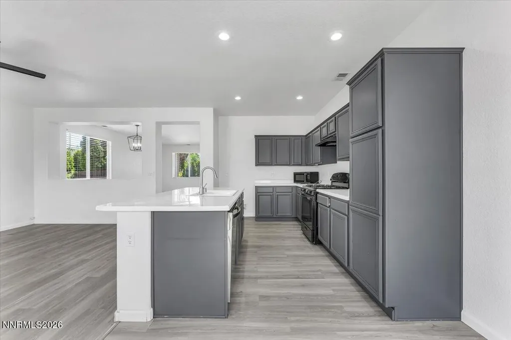1196 Glendora Sparks NV 89436