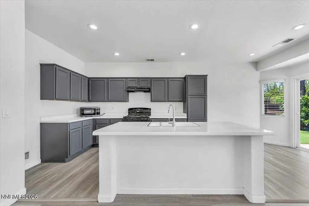1196 Glendora Sparks NV 89436