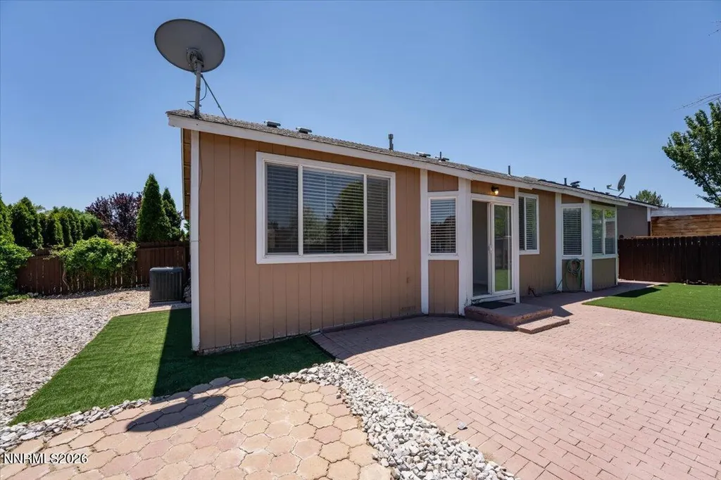 1196 Glendora Sparks NV 89436