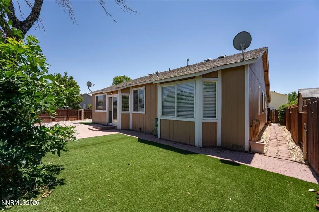 1196 Glendora Sparks NV 89436