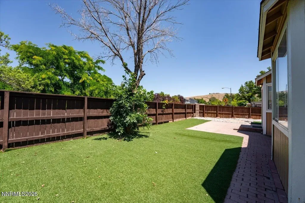 1196 Glendora Sparks NV 89436