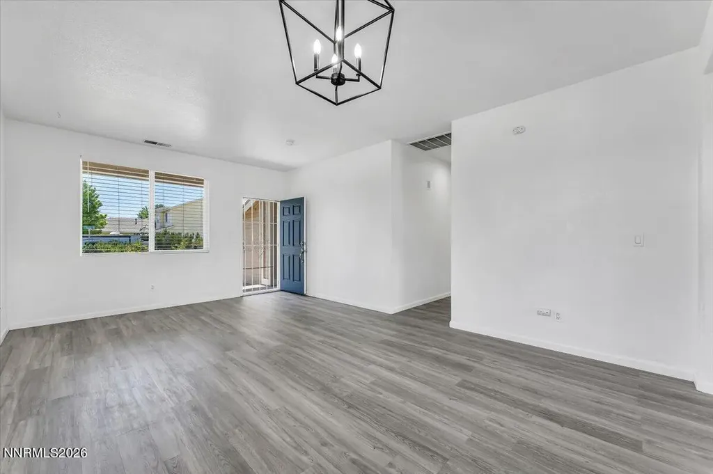 1196 Glendora Sparks NV 89436