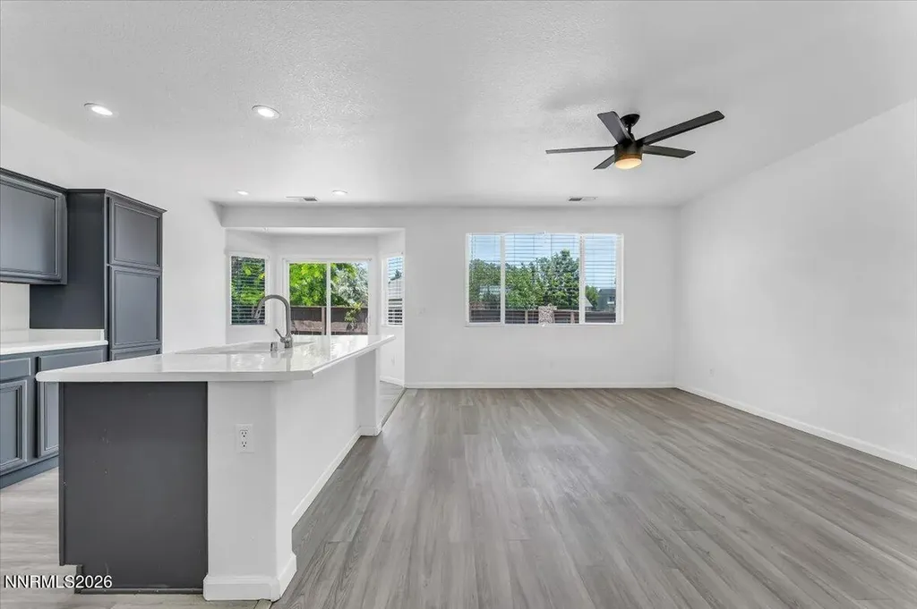 1196 Glendora Sparks NV 89436