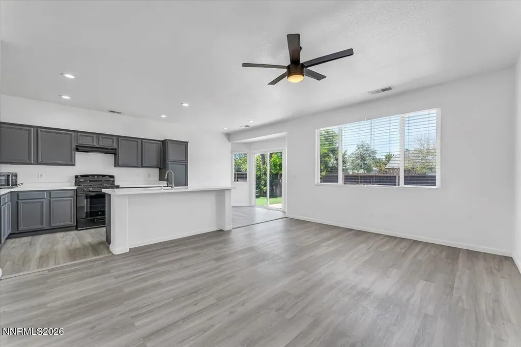 1196 Glendora Sparks NV 89436