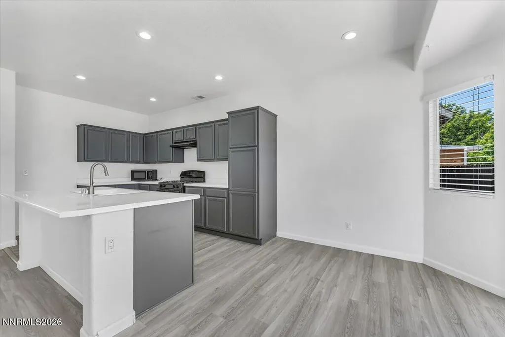 1196 Glendora Sparks NV 89436