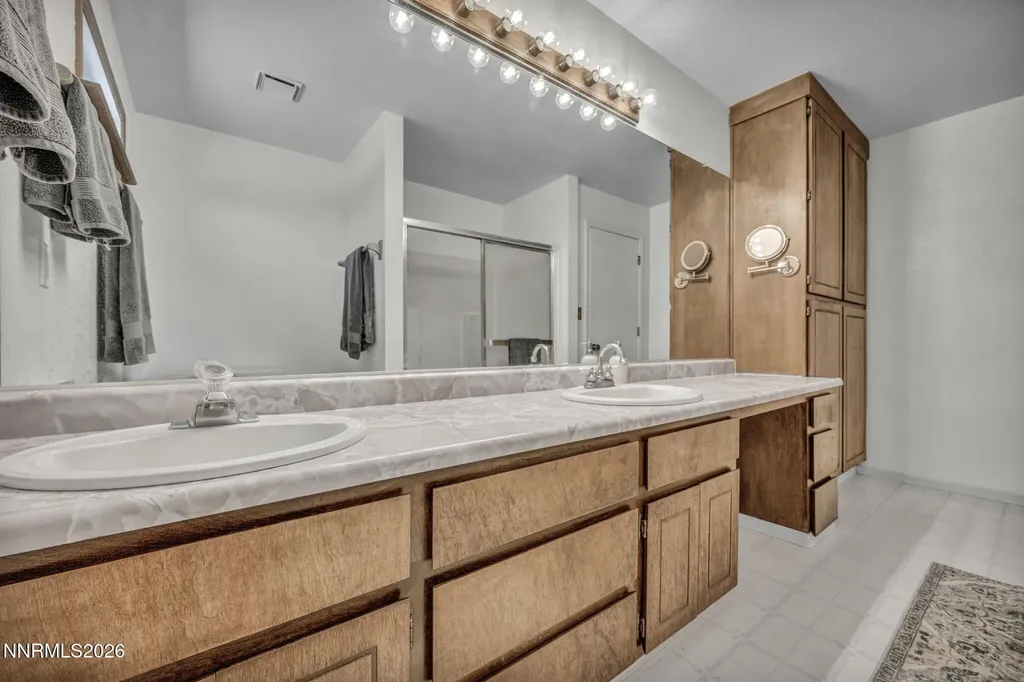 10600 Silver Spur Reno NV 89508