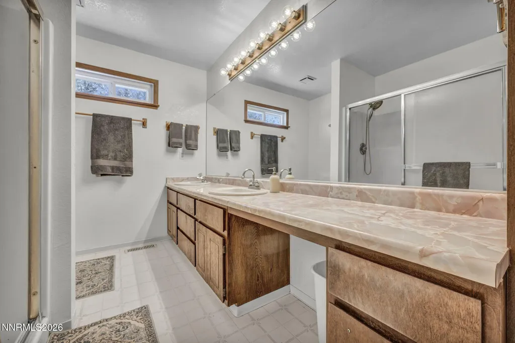 10600 Silver Spur Reno NV 89508