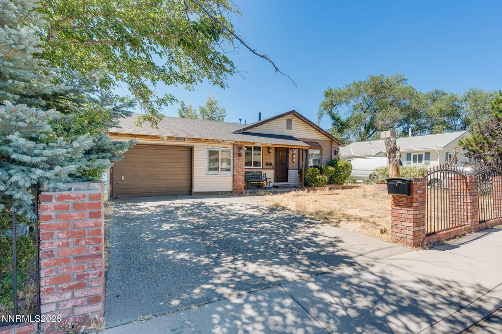 1370 Castle Reno NV 89512