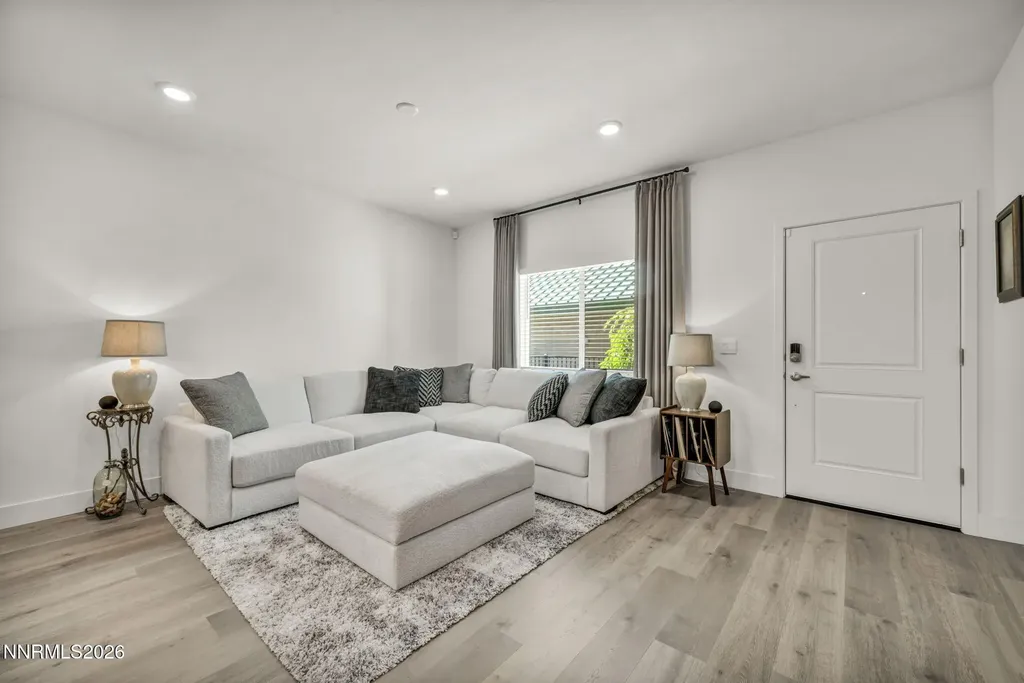 5882 Grand Row Reno NV 89523
