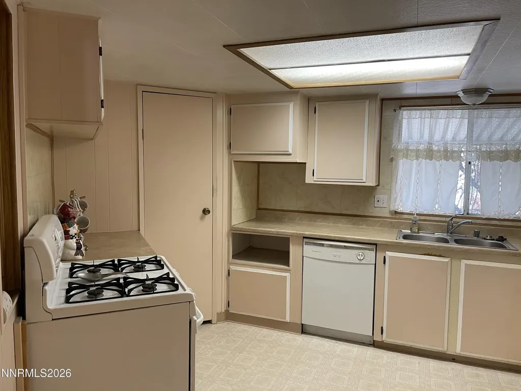 1236 Kingslane Gardnerville NV 89410
