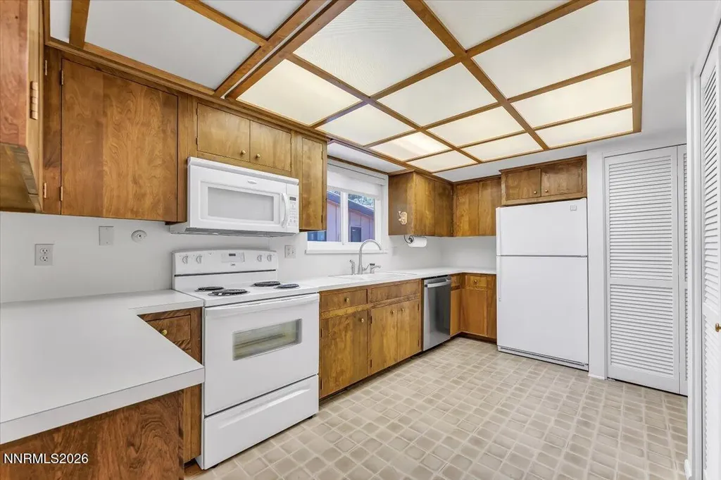 176 Lake Glen Drive Carson City NV 89703