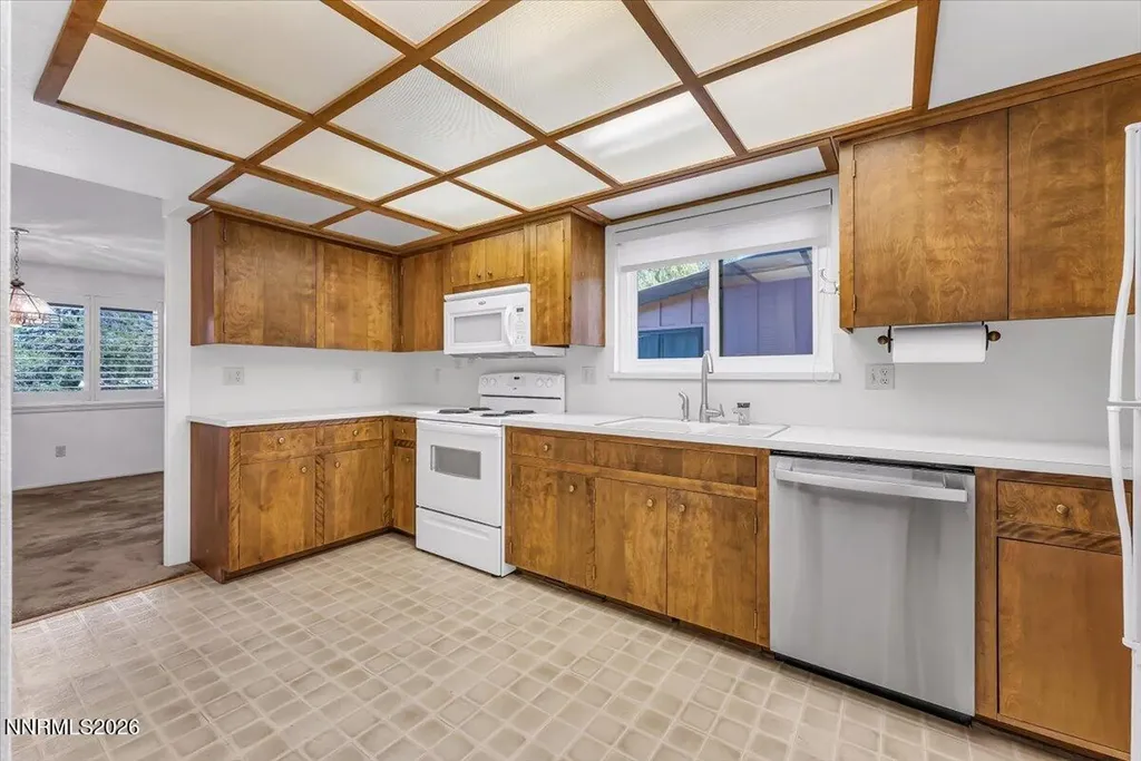 176 Lake Glen Drive Carson City NV 89703
