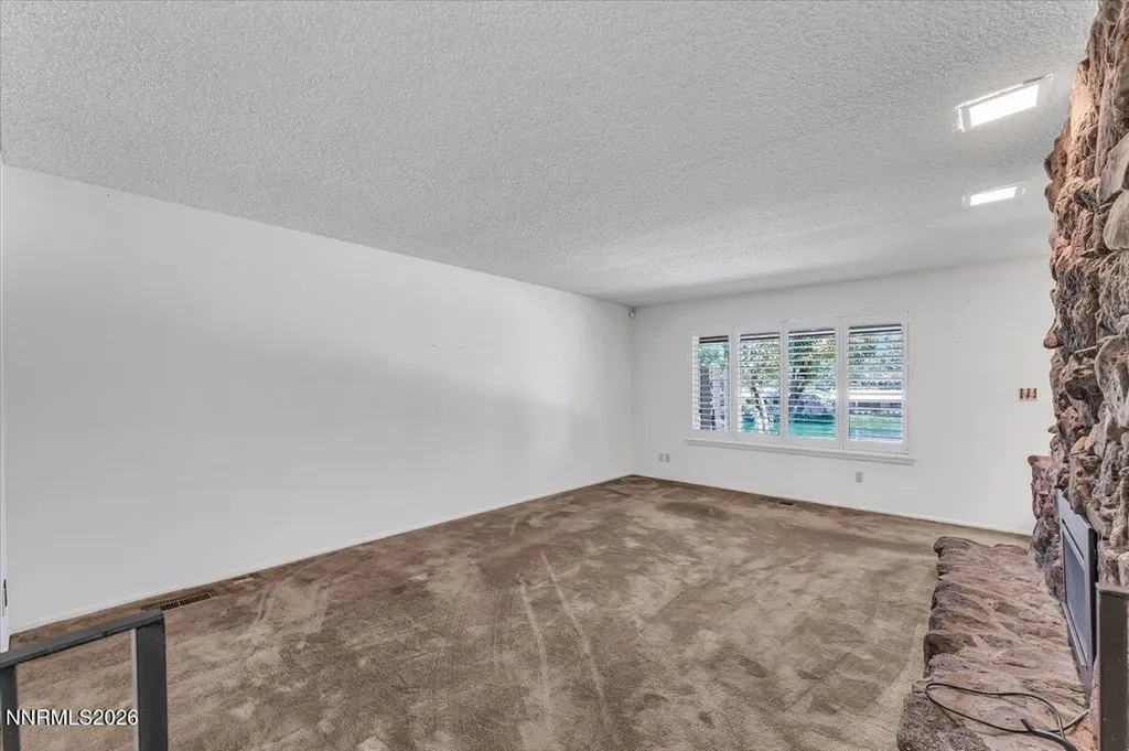 176 Lake Glen Drive Carson City NV 89703
