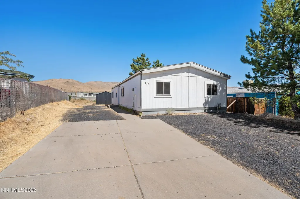 213 Miriam Moundhouse NV 89706