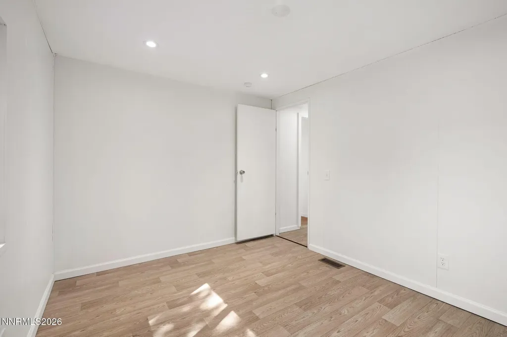 213 Miriam Moundhouse NV 89706