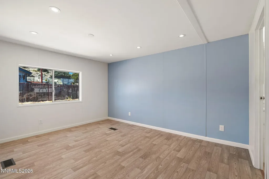 213 Miriam Moundhouse NV 89706