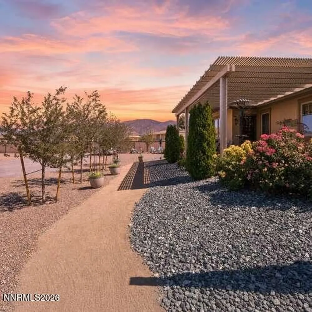 1572 Amber Rose Minden NV 89423