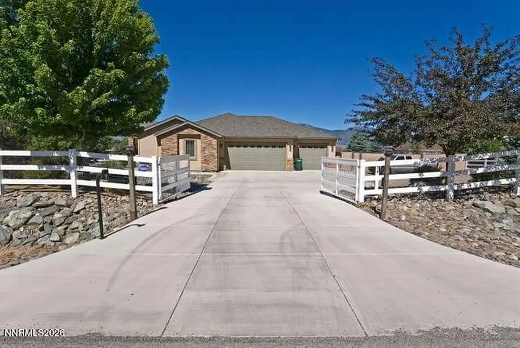 1572 Amber Rose Minden NV 89423