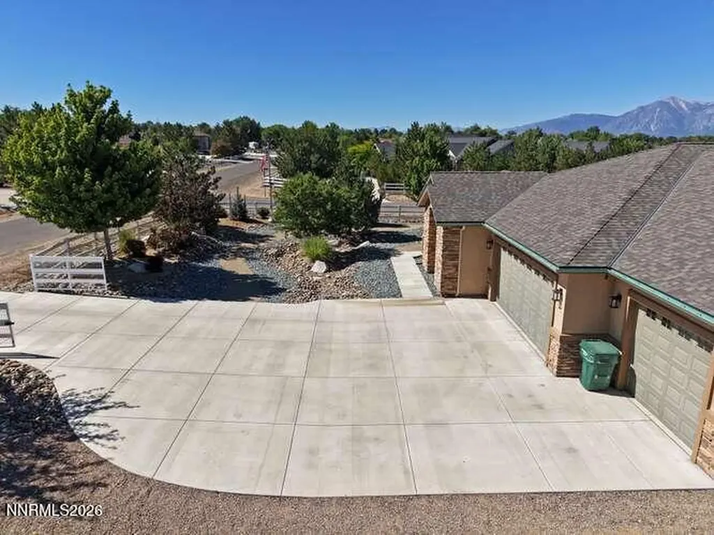 1572 Amber Rose Minden NV 89423