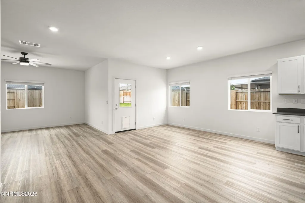 1761 Hearth Fernley NV 89408