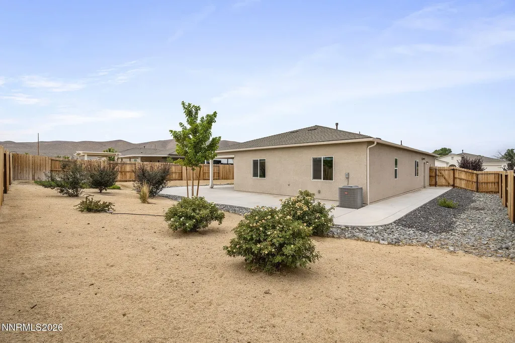 1761 Hearth Fernley NV 89408