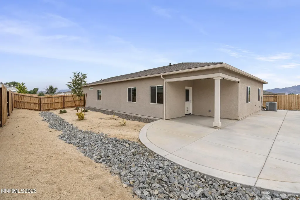 1761 Hearth Fernley NV 89408