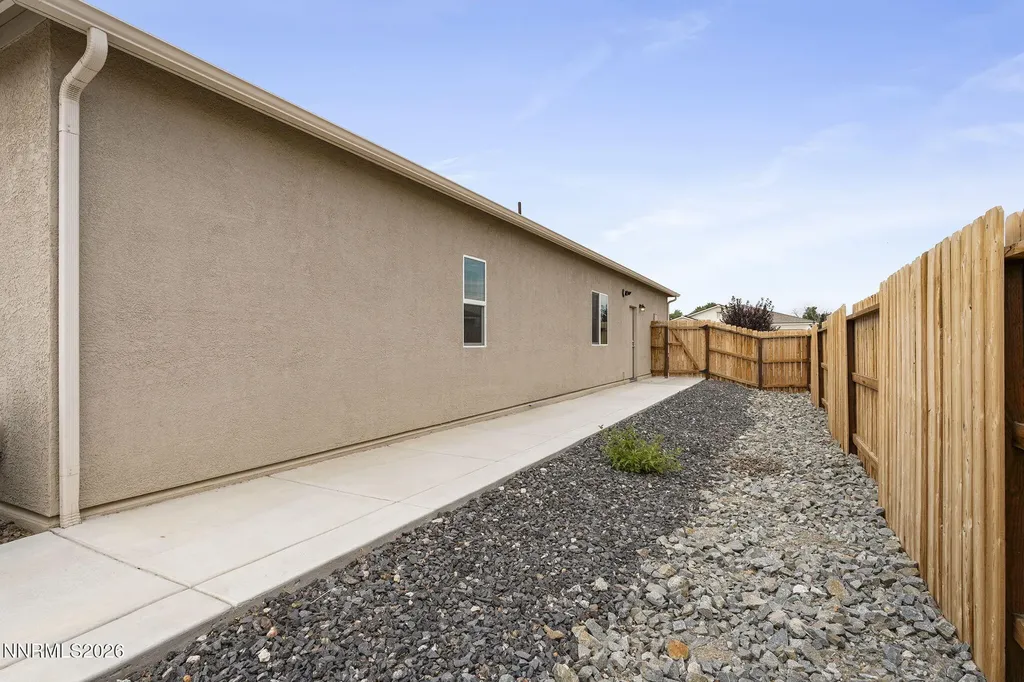 1761 Hearth Fernley NV 89408