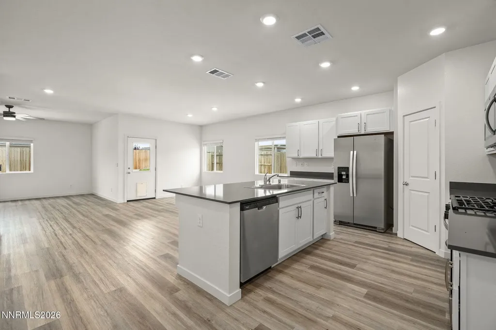 1761 Hearth Fernley NV 89408
