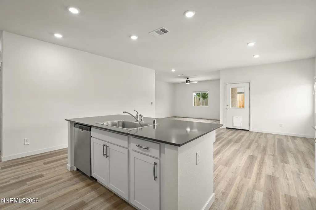 1761 Hearth Fernley NV 89408