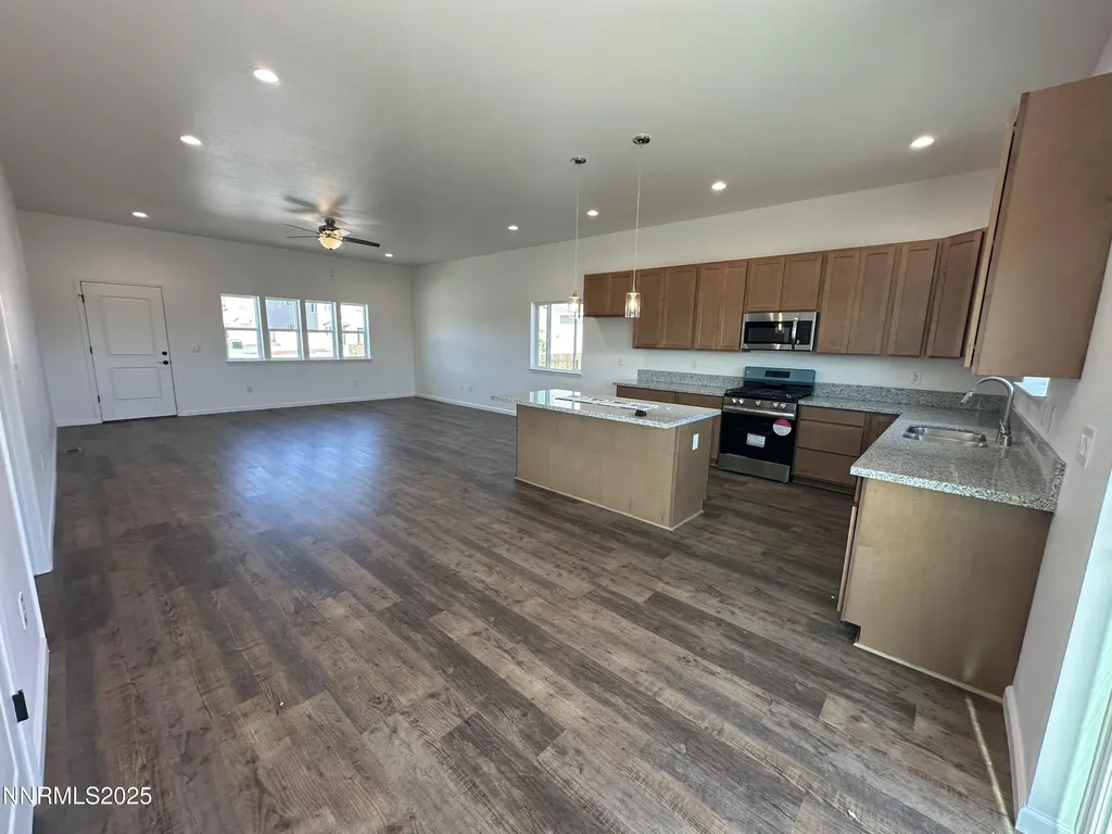 1844 Fort Sutter Fernley NV 89408