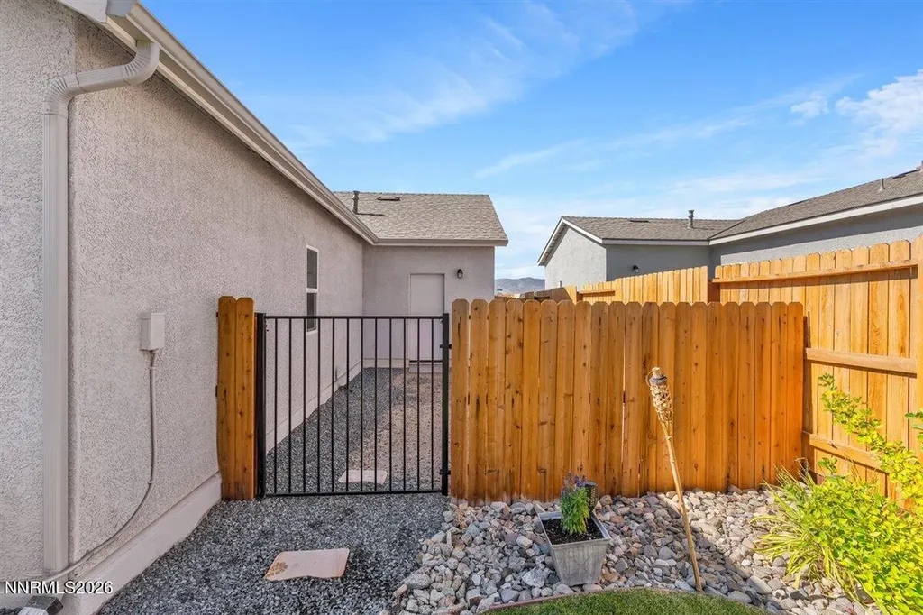212 Chandler Dayton NV 89403