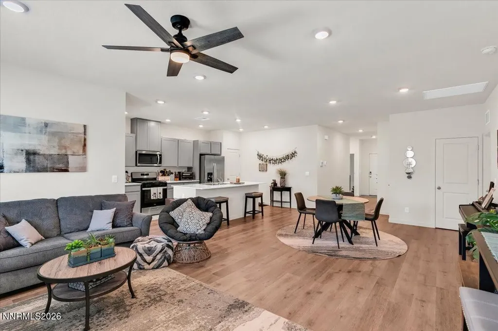 212 Chandler Dayton NV 89403